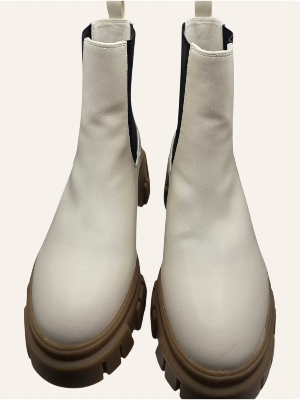 Chunky Cream Chelsea Boots Lug Sole Platform Ankle Boot 9.5 NWT - Picture 2 of 9